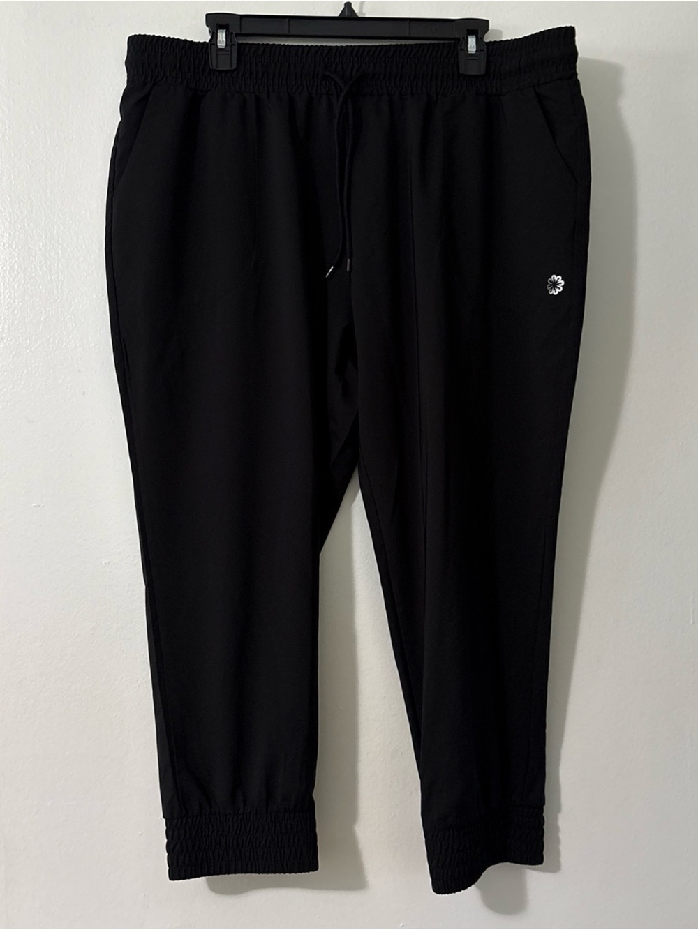 Black Cropped Jogger Capris